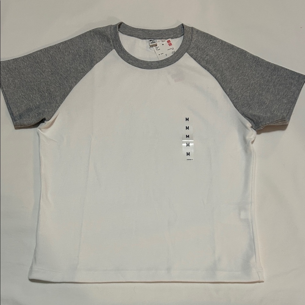 Uniqlo Gray and White Raglan Tee size M NWT